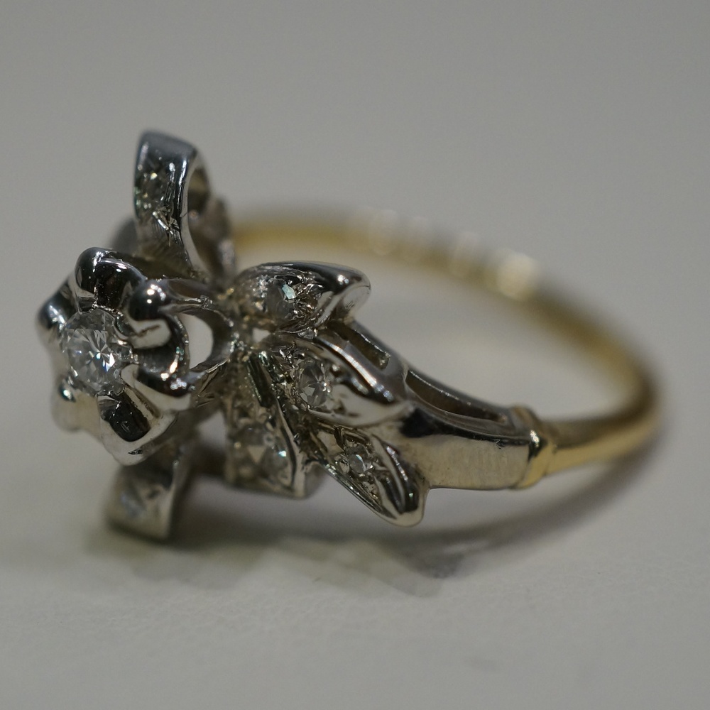 14KTT Vintage Genuine Diamond Flower Design Ring - Picture 4 of 6